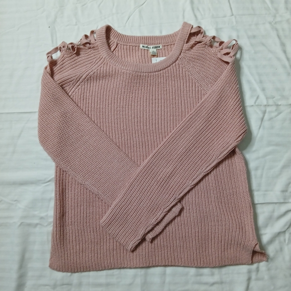 H&M Dusty Pink Knit Sweater with Bow Accents - Picture 1 of 3